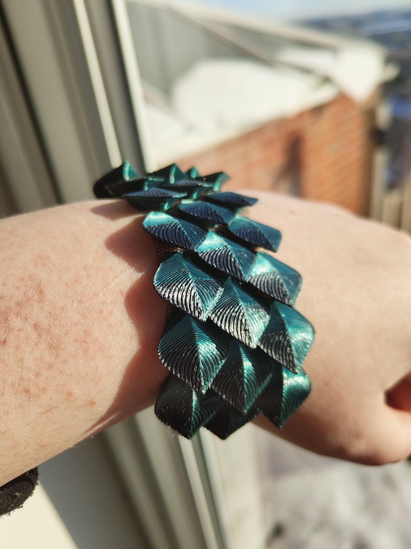 Dragon Scale Bracelet - Scalemail Bracelet - 3D Printed Dragon Scale Cuff Dragon Cosplay Magnetic Clasp Gift for Her or Him Fidget Bracelet