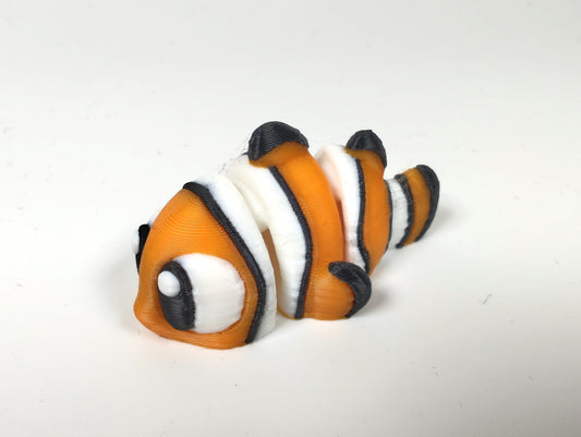 Articulated Clown Fish Fidget Model – Flexible 3D Printed Clown Fish Pocket Animal – Sensory Desk Pet