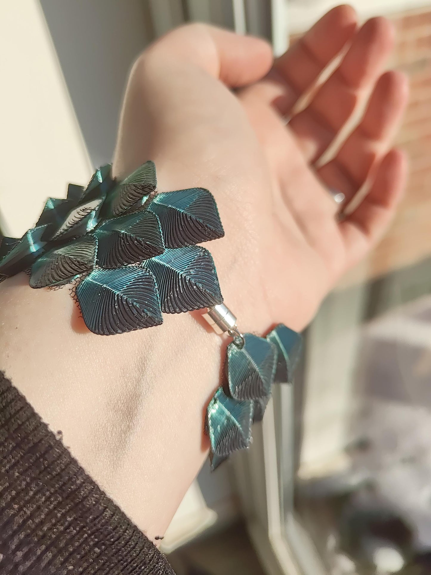 Dragon Scale Bracelet - Scalemail Bracelet - 3D Printed Dragon Scale Cuff Dragon Cosplay Magnetic Clasp Gift for Her or Him Fidget Bracelet