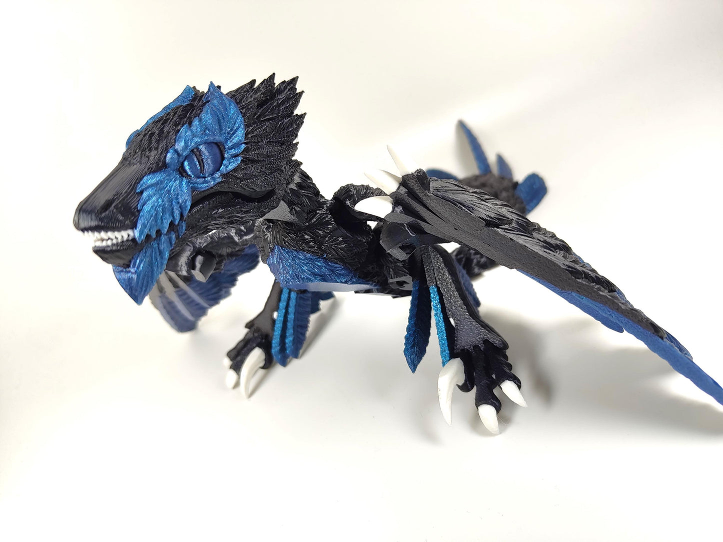 Articulated Microraptor 3D Printed Dinosaur Model Articulated Dragon Wyvern Ornament Display Item – Custom Colour