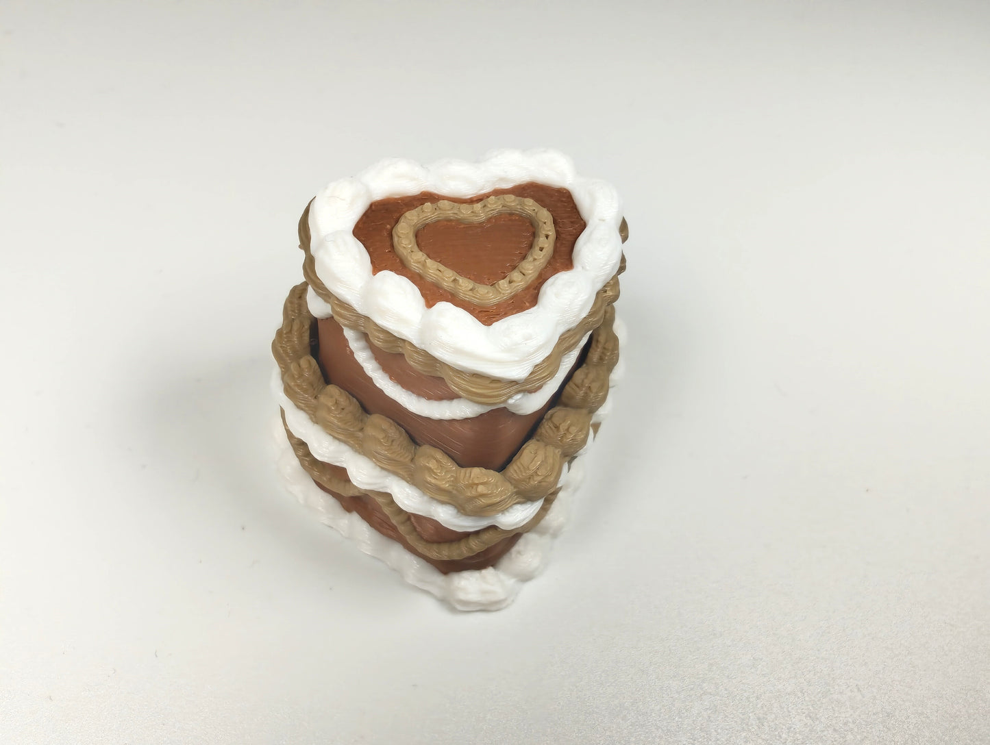 Chocolate Heaven Cake Clicker – 3D Printed Heart-Shaped Cake Fidget Toy