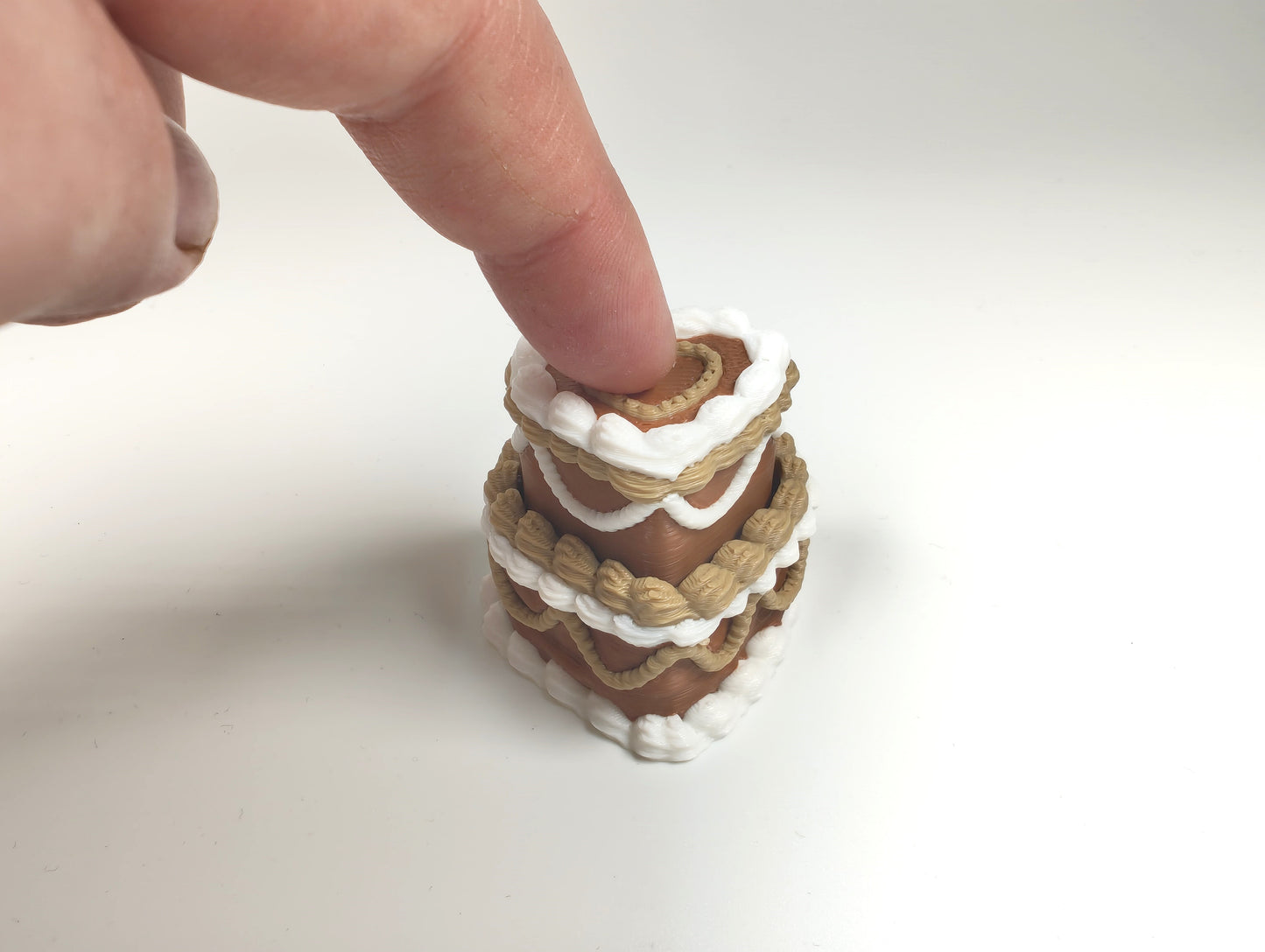 Chocolate Heaven Cake Clicker – 3D Printed Heart-Shaped Cake Fidget Toy