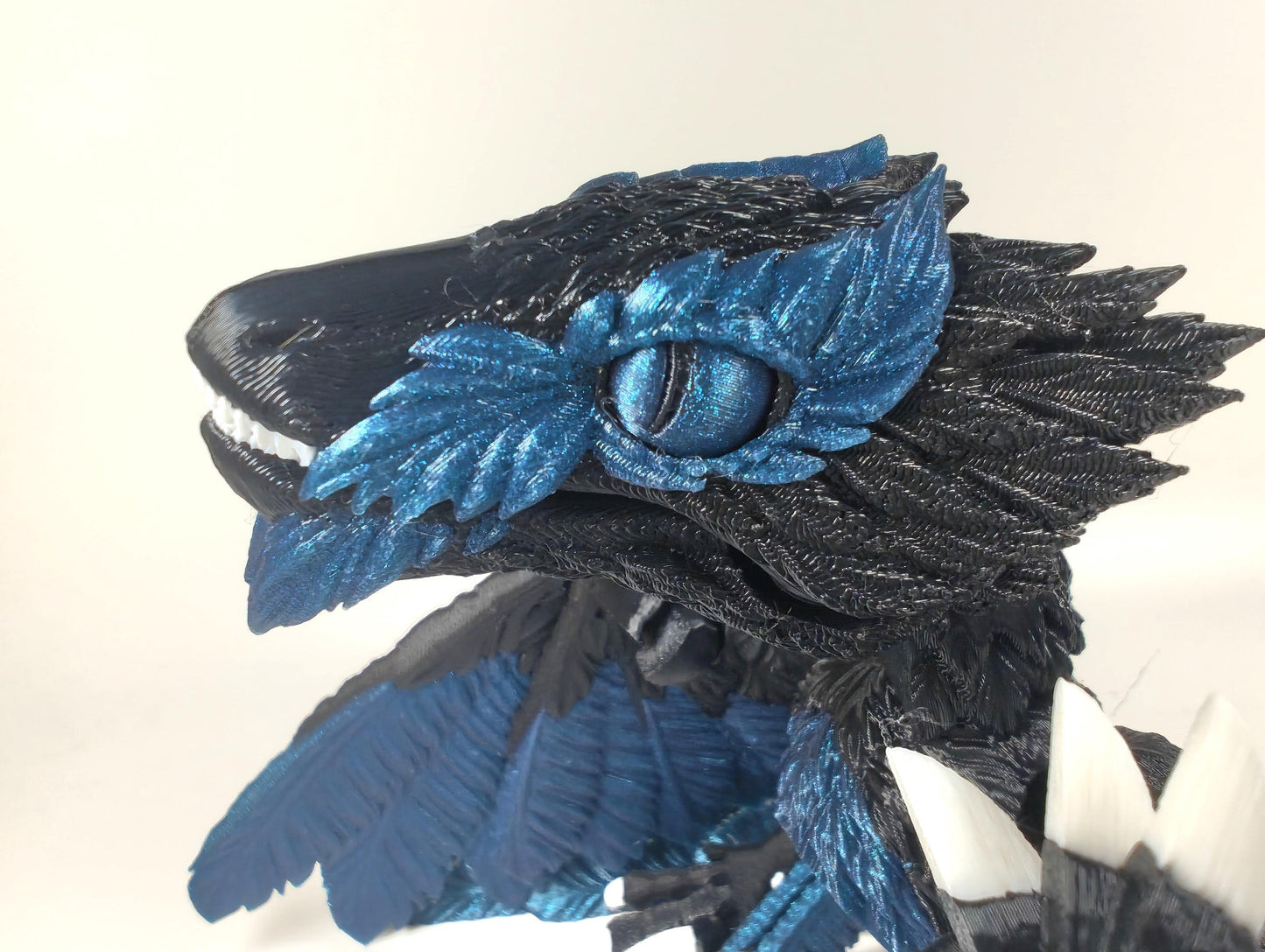 Articulated Microraptor 3D Printed Dinosaur Model Articulated Dragon Wyvern Ornament Display Item – Custom Colour