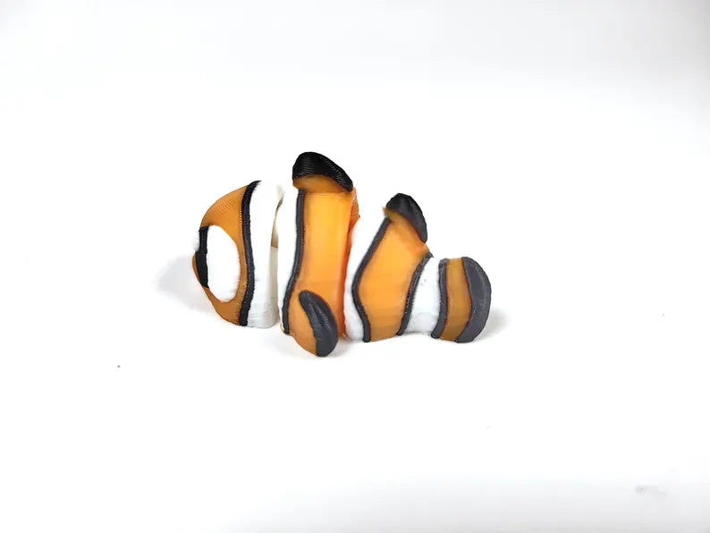Articulated Clown Fish Fidget Model – Flexible 3D Printed Clown Fish Pocket Animal – Sensory Desk Pet